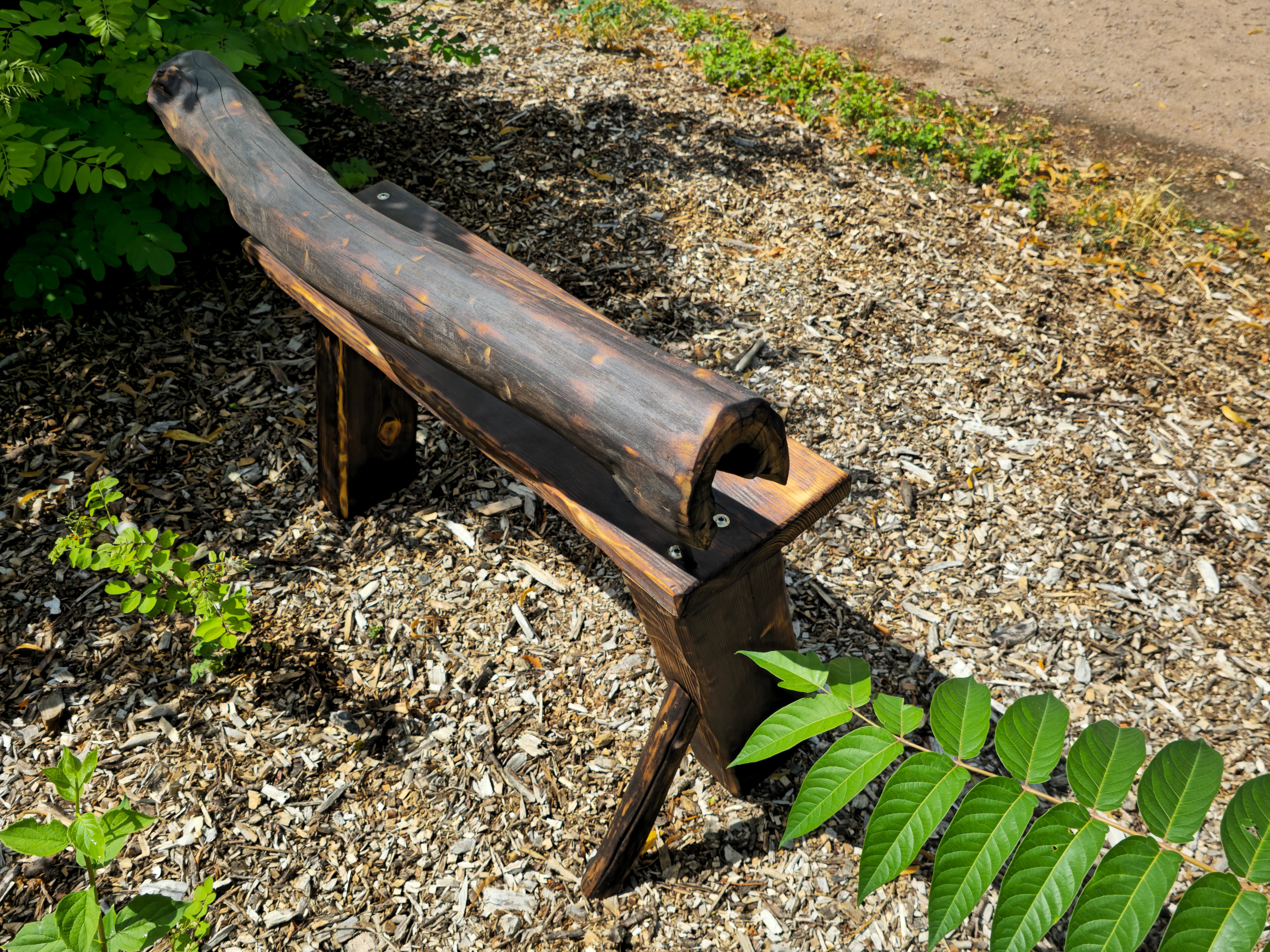 Rustikale Holzbank aus Kiefer & Baumholz