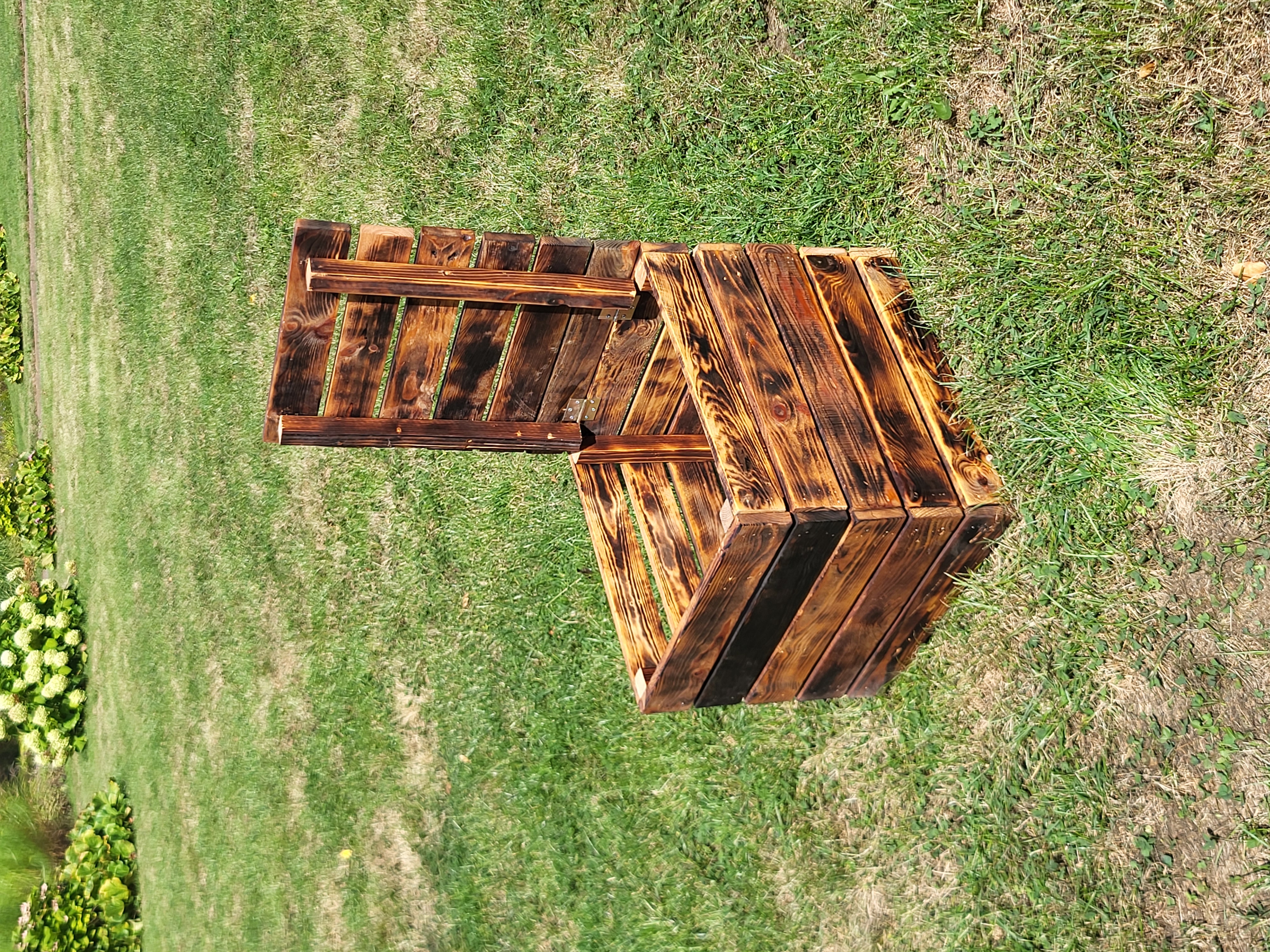 Holzkiste zum Aufklappen